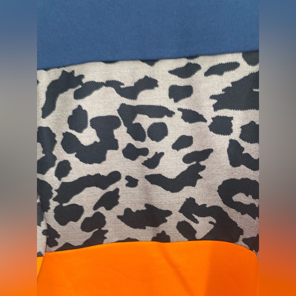 Colorblock Leopard Print Sweater - Picture 11 of 11